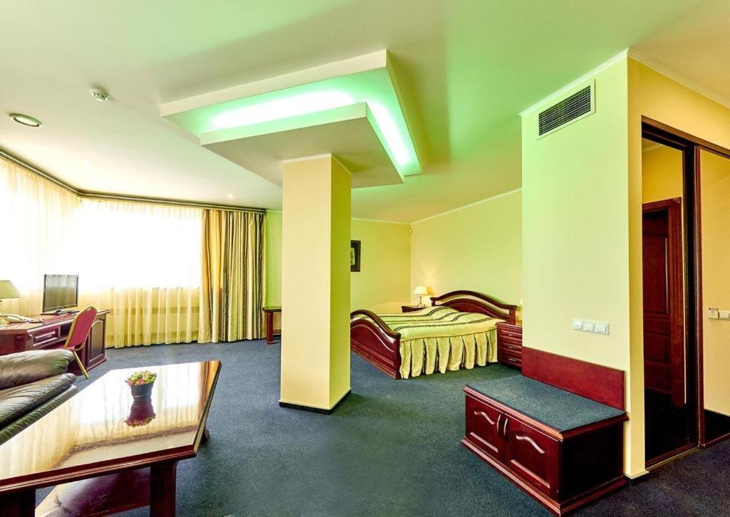 קובנה Hotel Sfinksas מראה חיצוני תמונה