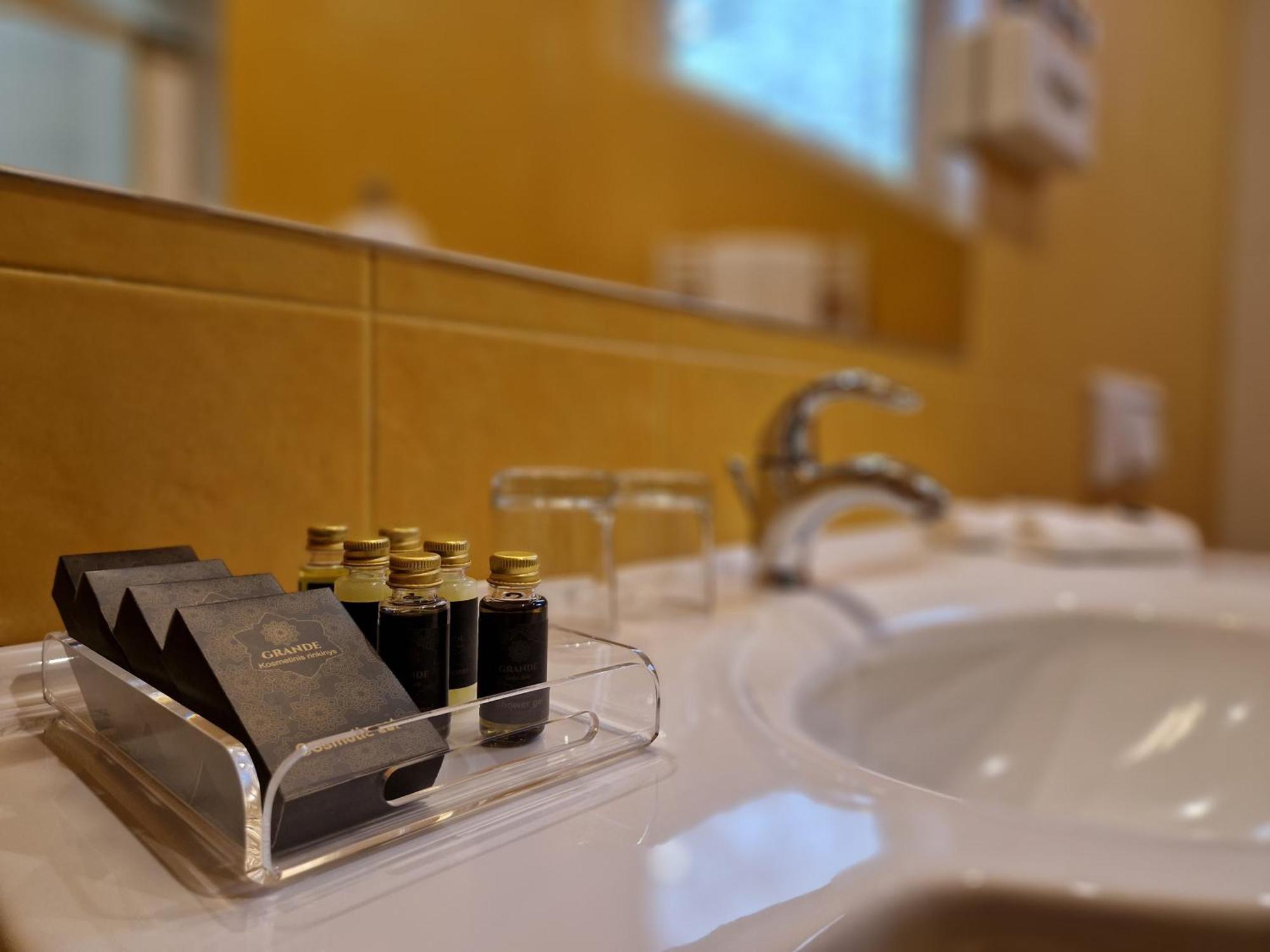 קובנה Hotel Sfinksas מראה חיצוני תמונה
